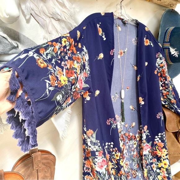 Fringe boho floral cover up W shabby chic resort vacay beach vibe - Picture 6 of 9